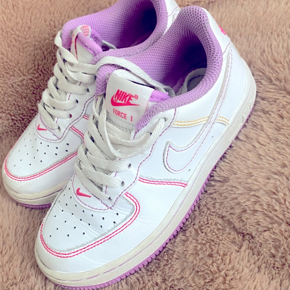 Girls Nike Air Force 1
